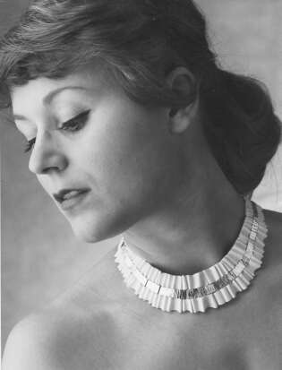 Collier mit elfenbein