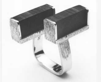 Zwischenfingerring mit Ebenholz